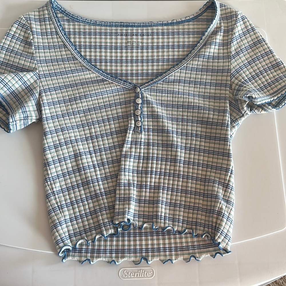 Button up stretchy cropped American Eagle shirt